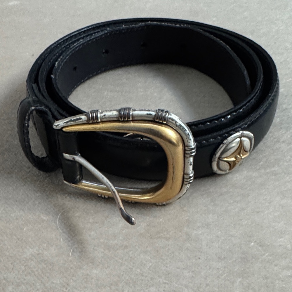 Fossil Elegant Black Leather Belt with Gold/Silver Buckle - Picture 4 of 5